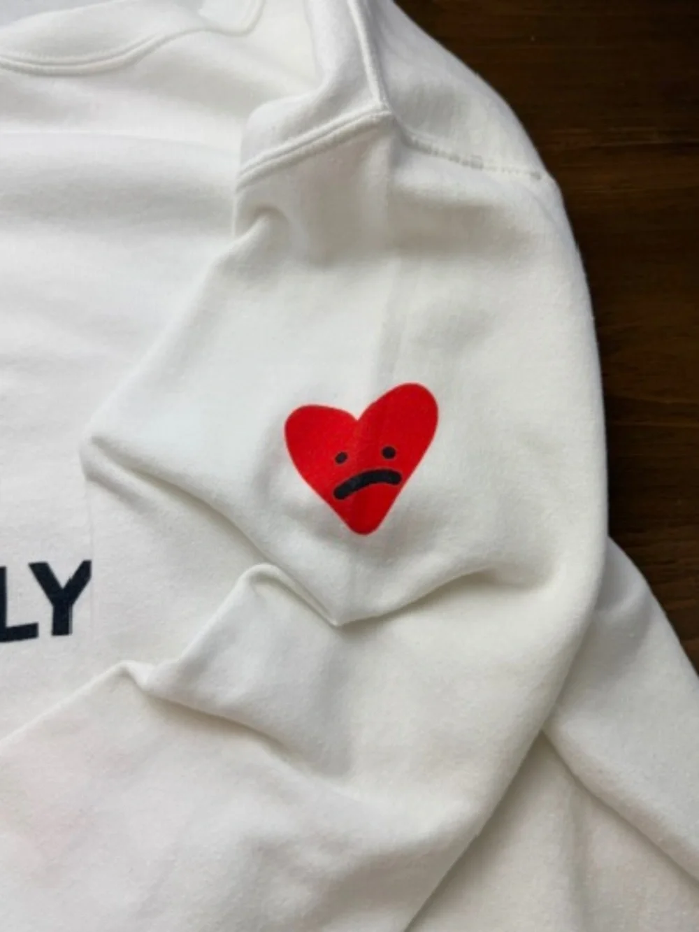 Lonely Ghost White Heart on my Sleeve Crewneck Sweatshirt Women's Medium - Picture 7 of 9